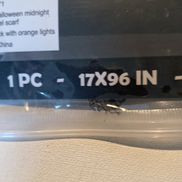 NIP Midnight Lace Lighted Mantle Scarf - Picture 5 of 8